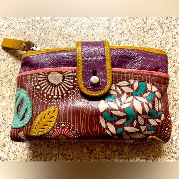 Fossil Bohemian Patterned Wallet with Multiple Pockets and Card Slots - Picture 1 of 2